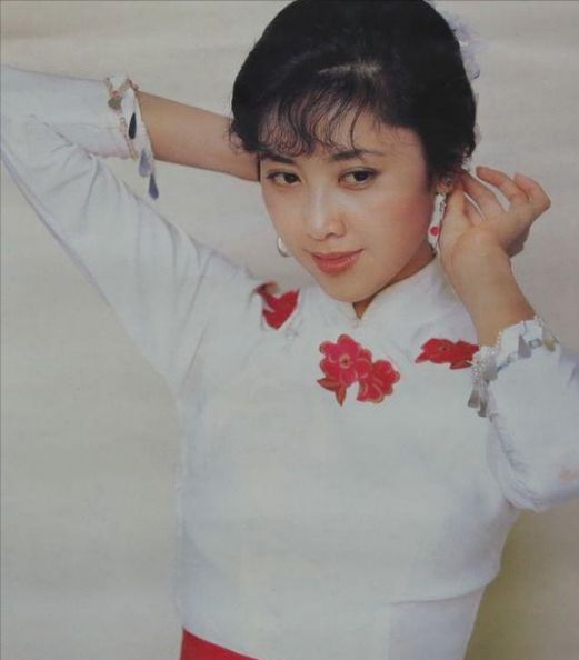 微变传奇广告美女