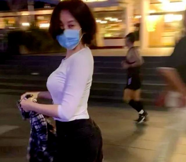 微变传奇广告美女