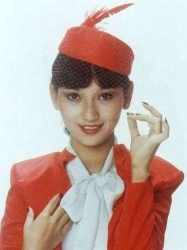 微变传奇广告美女