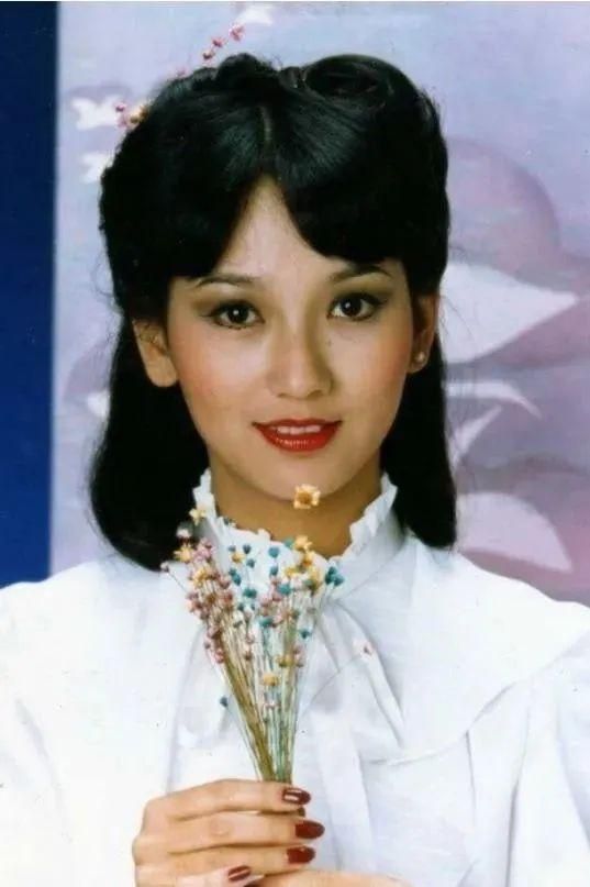 微变传奇广告美女