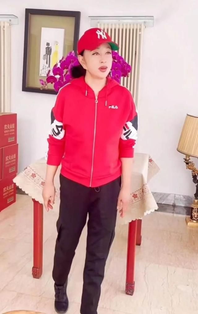 微变传奇广告美女